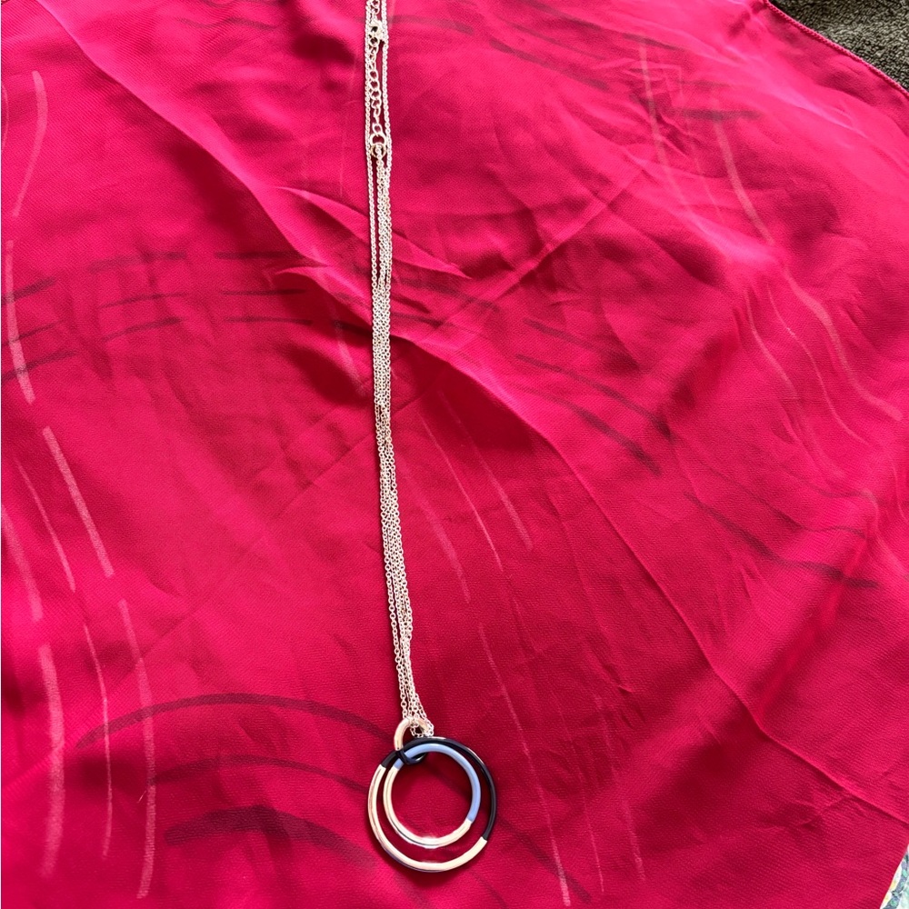 Source Unknown Silver and Blue Circle Necklace